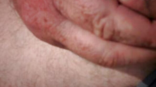 En brunett och blondinen håller på att fitta slicka och sitta på ansiktet