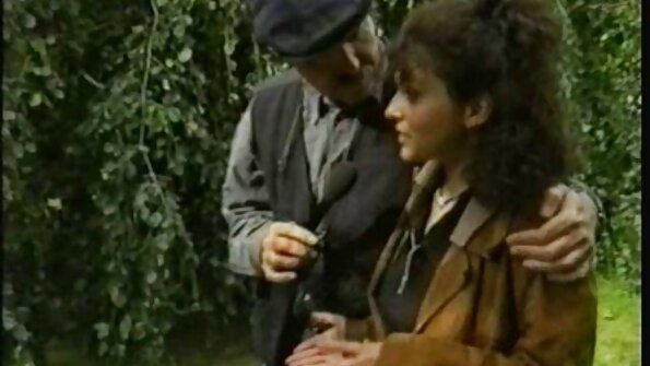 Blondin blir bunden av sin herre och sodomiseras djupt