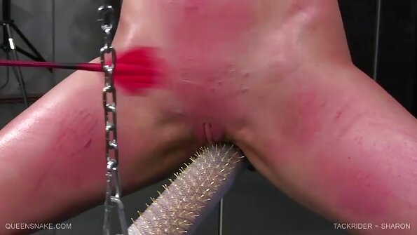 Brasilianska tiken Gina Valentina ger sin röv till Mick Blue