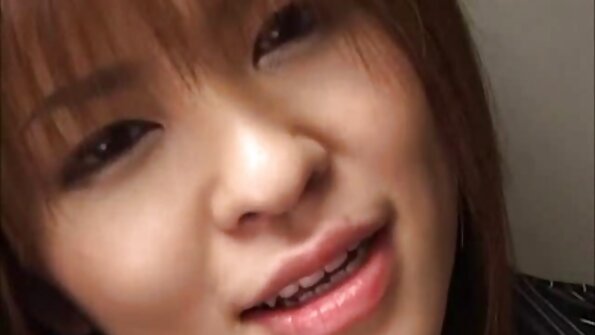 Bystig blond älskling som heter Nikki Sexx som åker på en stor köttstång