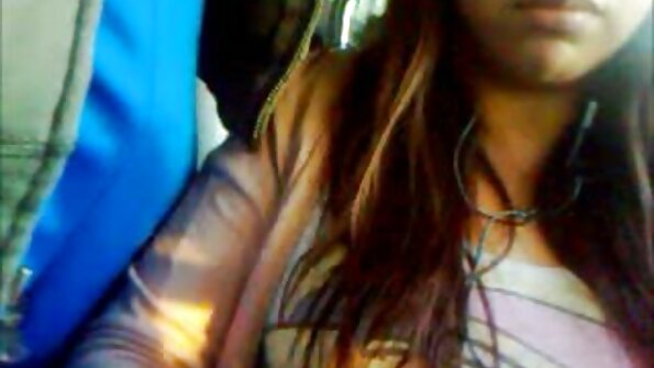 Chick är en riktig eld när hon har galet hardcore sex i naturen