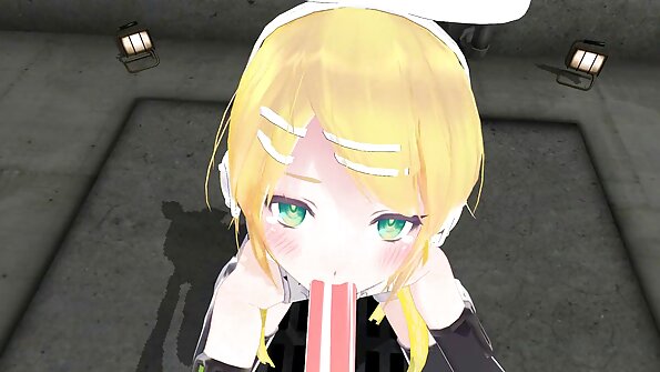 En het blondin med en fin röv känner en kuk som går upp i röven