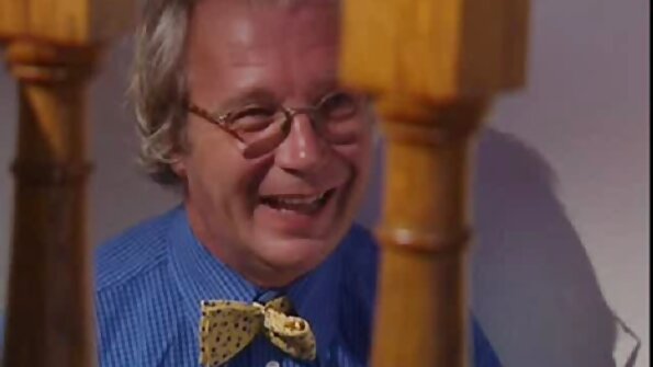 Alexa Nova och chefen arbetar inte på kontoret utan har analsex