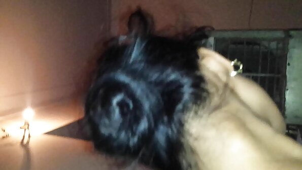 Hela natten utan kontroll blir porrstjärnan spikad i hennes rumpa