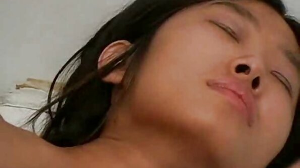 Anal jävla tillfredsställer slampiga flickan Ashley Storm