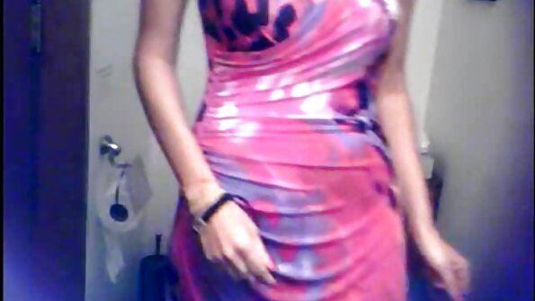 Stor skallig stud älskar att knulla sin lilla flicka i många sexlägen