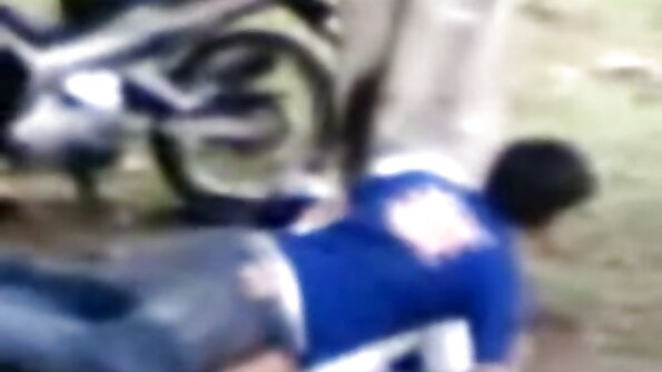 En sexig brunett som älskar anal är körd precis i hennes röv