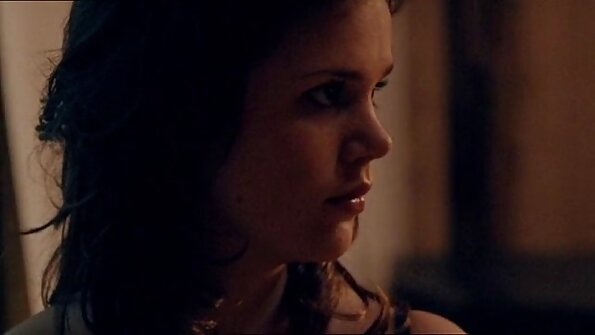 Asiatisk brud försöker bevisa att hon förtjänar att vara med i porrlag