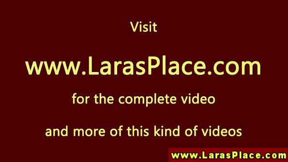 En smal sak visar att hon är ett stort fan av analsex här