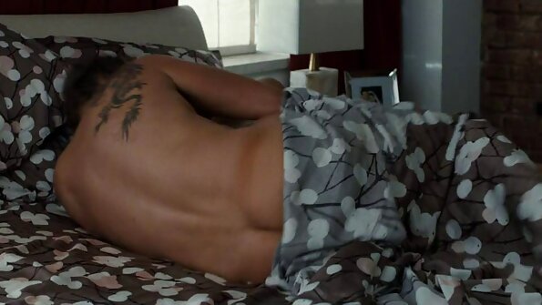 Blond ängel behöver lite kärlek och sexuell underhållning