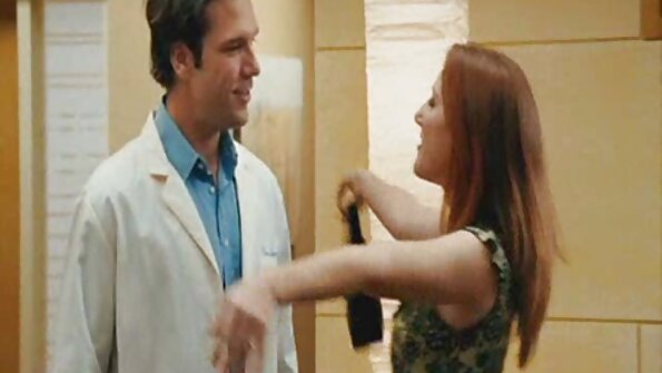 Agent gör en tjej med rött hår till en stjärna jävla trång vagina