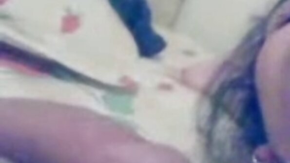 En sexig amatör med en härlig rumpa blir knullad på nära håll