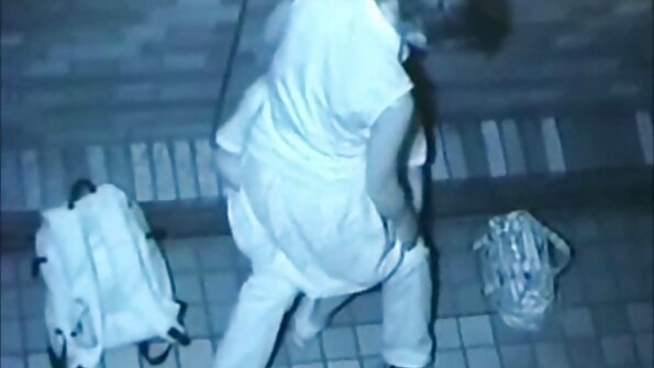 BDSM är en typ av straff som den bortskämda tiken förtjänar