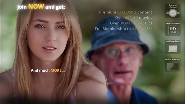 En hardcore asiatisk tar emot cum från två män samtidigt på röda lakan