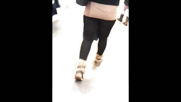 En sexig blondin som har en stor röv blir knullad riktigt hårt