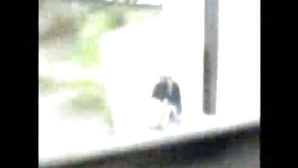 Bedårande tjej vid namn Nelya gillar anal penetration så mycket