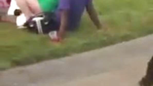 Brunett Latina njuter av gigantisk svart kuk i POV -porrfilmen