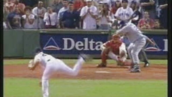 En svart kille har sex mellan olika raser med en het brunett med lockigt hår