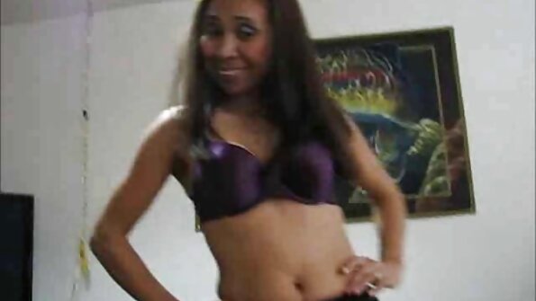 Efter att mannen tog hem festflickan började han böja henne