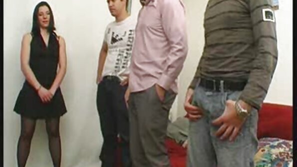 Dålig tjej tar en kuk upp i röven och gör sin kuk cum