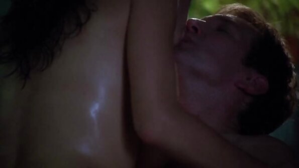 Stor röv är lycklig när jävla tatuerade slampa Karmen Karma