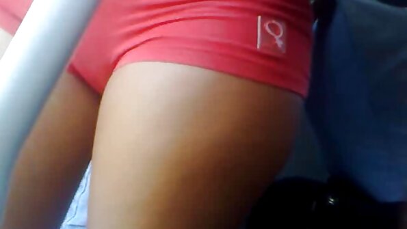 En het blondin suger och hon rider också en stor kuk idag