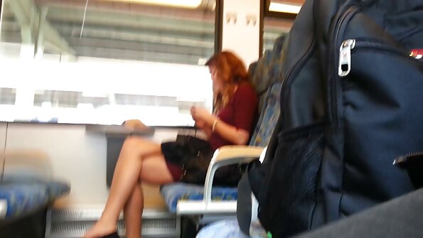 Fantastisk brunett älskar att bli knullad i det fria