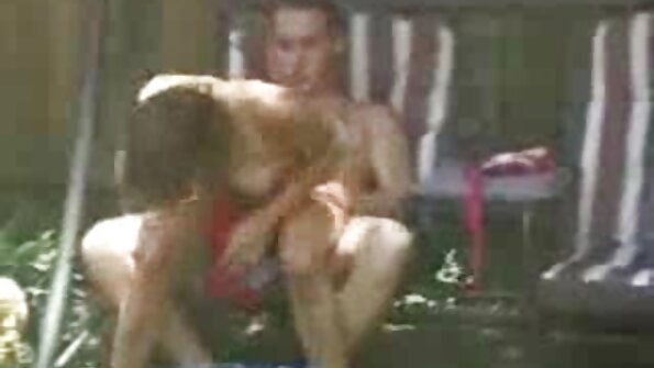 Brunett babe har se spel med hängde pojkvän i POV